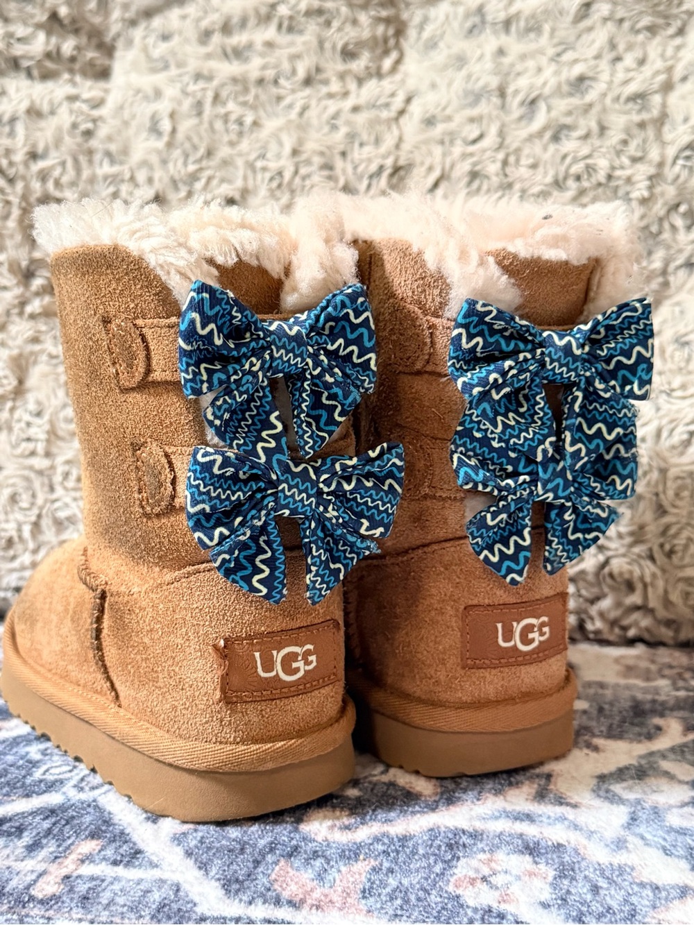 🤎 UGG Kids Bailey Bow Boots – Chestnut – Size Toddler 9 💙